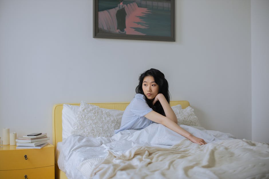 Wie oft sollte man sein Bett neu beziehen: Tipps für ein gesünderes Schlafumfeld
